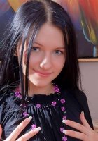 Брюнетка любит трахаться в очко 1 фото