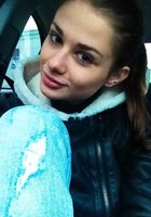 Грешница не боится демонстрировать секель и ноги в чулках 3 фото